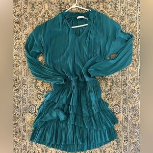 100% silk designer dress.Feels so soft, fits nice & flows. Brand new, never worn